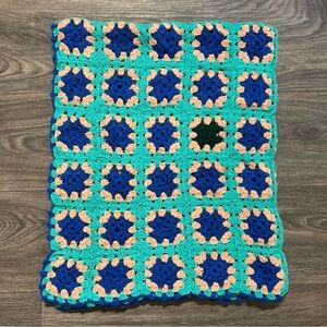 Hand Knit Baby Lap Blanket Afghan 4 Leaf Clovers Green 34x43 March Babies Spring